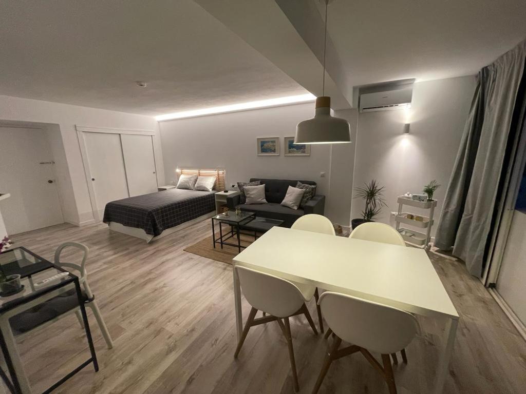 Apartamento C Y L Torremolinos Luaran gambar